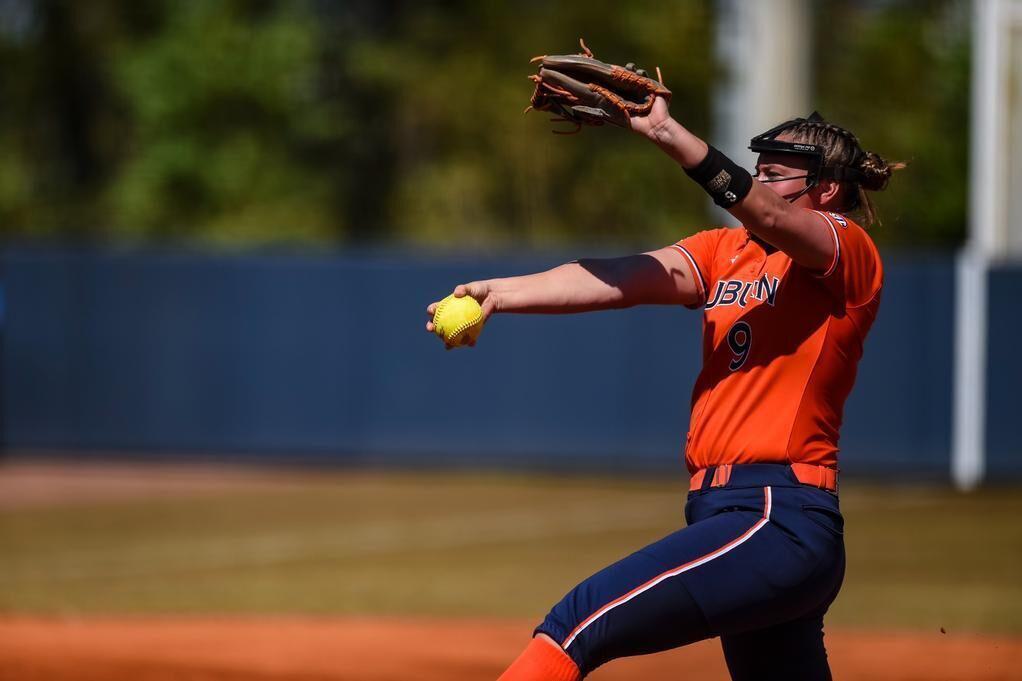 Oct 16, 2022; Panama City, Fl, USA; Maddie Penta (9) throws the pitch during the game between Auburn and Golf Coast State at Joe Tom King Field . Grayson Belanger/AU Athletics