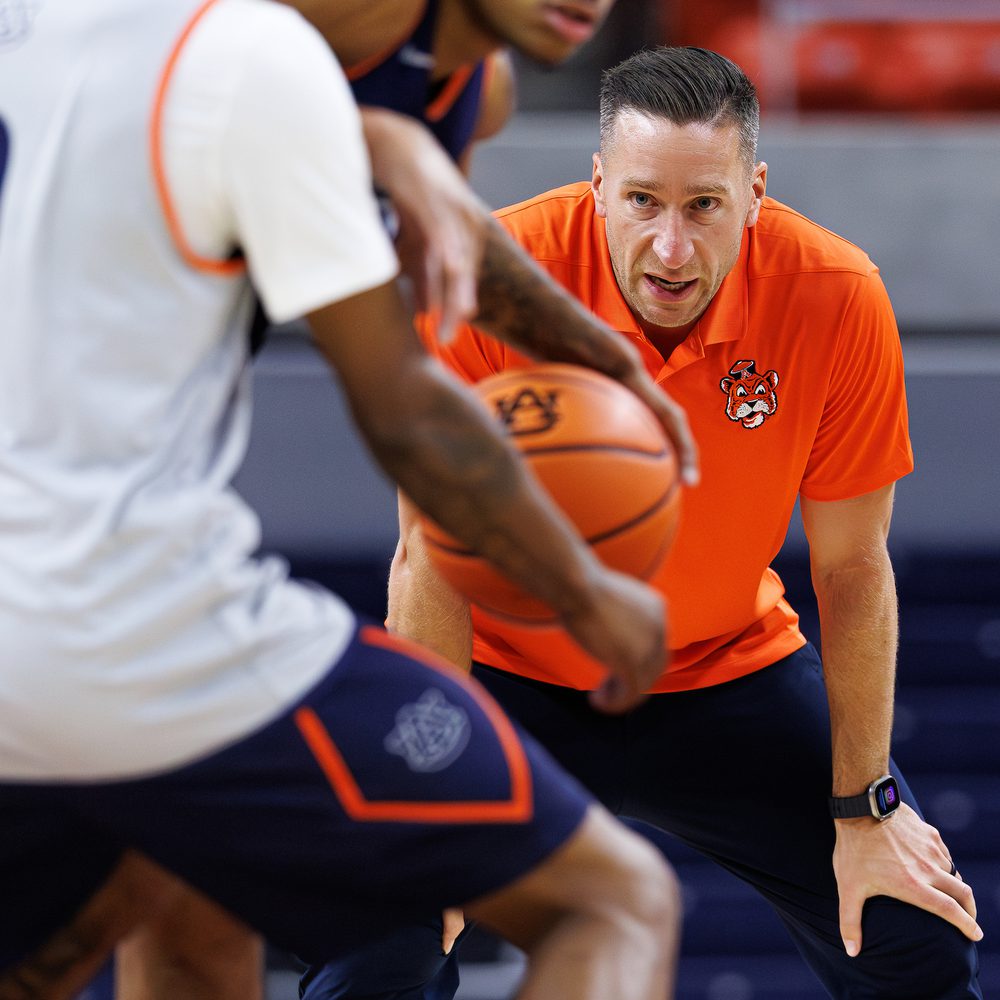 Auburn men's basketball coach Steven Pearl Alabama News