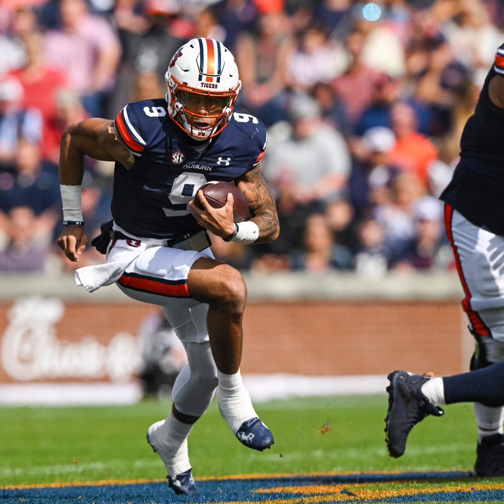 October 29, 2022 ; Auburn, Al, USA; Robby Ashford (9) breaks out for run during the game between Auburn and Arkansas at Jordan-Hare Stadium. Todd Van Emst/AU Athletics Alabama News