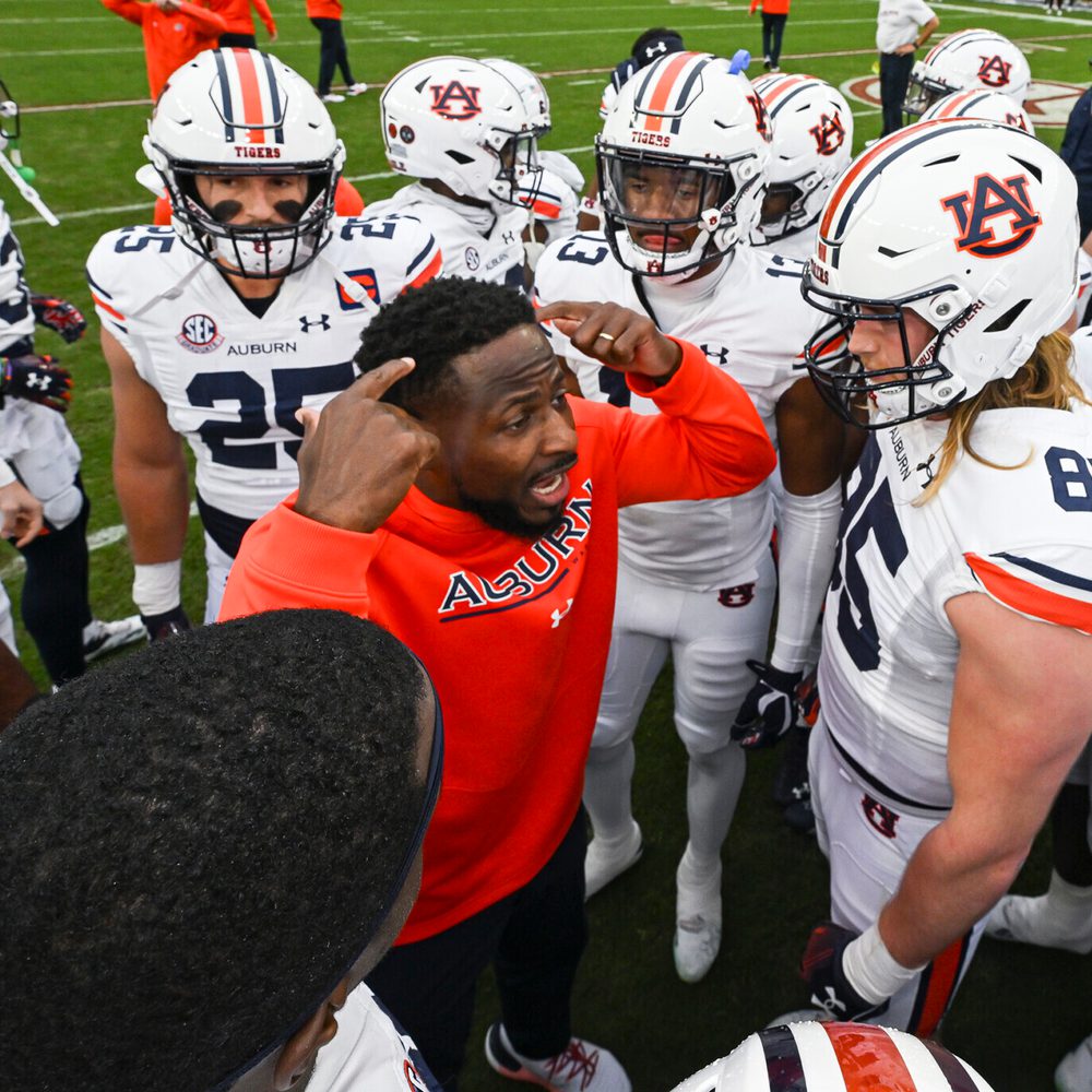 Nov 26, 2022; Tuscaloosa, Al, USA; Coach Carnell Williams talks to his team before the game between Auburn and Alabama at Bryant-Denny Stadium. Alabama News