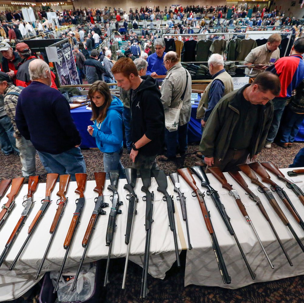 Guns. Gun show. Alabama News