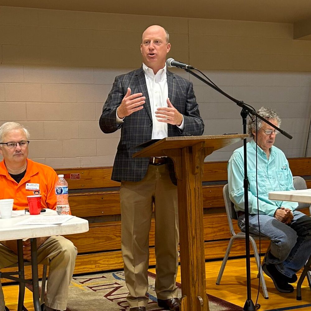Ainsworth speaks to Huntsville Mens Bfast Alabama News