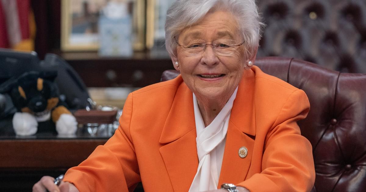 Ivey Signs First Grade Readiness Bill Into Law