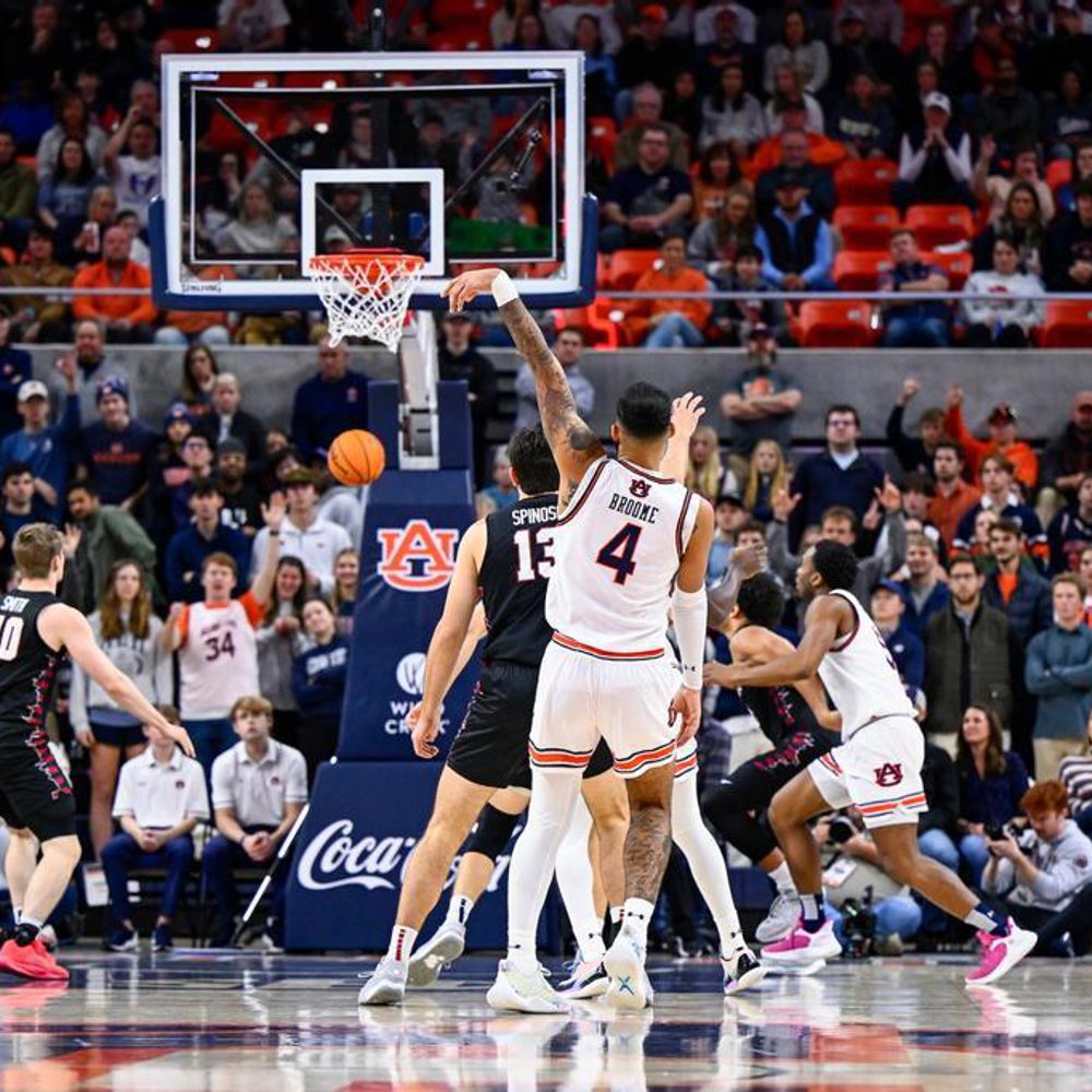 AUBURN, AL - JANUARY 02 - Auburn's Johni Broome (4) during the game between the #25 Auburn Tigers and the Penn Quakers at Neville Arena in Auburn, AL on Tuesday, Jan. 2, 2024. Alabama News