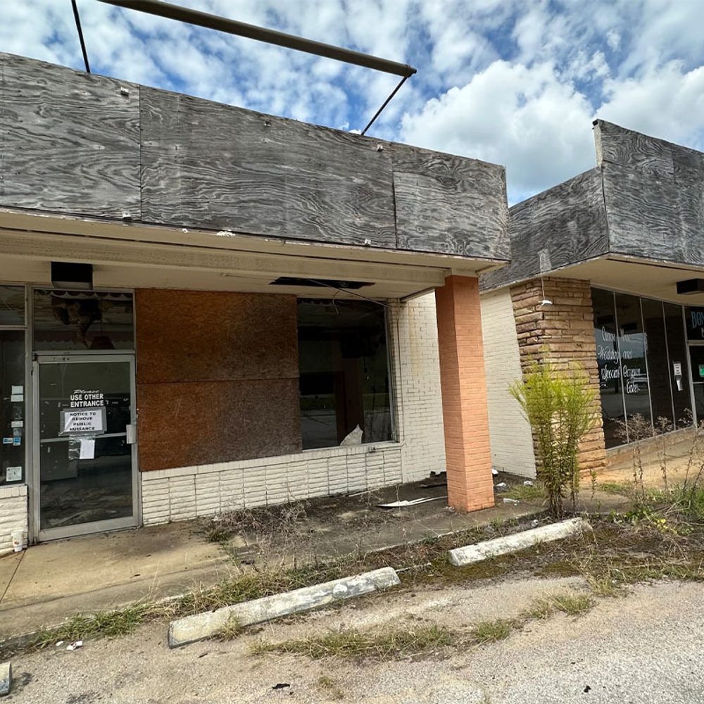 Buildings remain vacant in Lenlock Center Alabama News