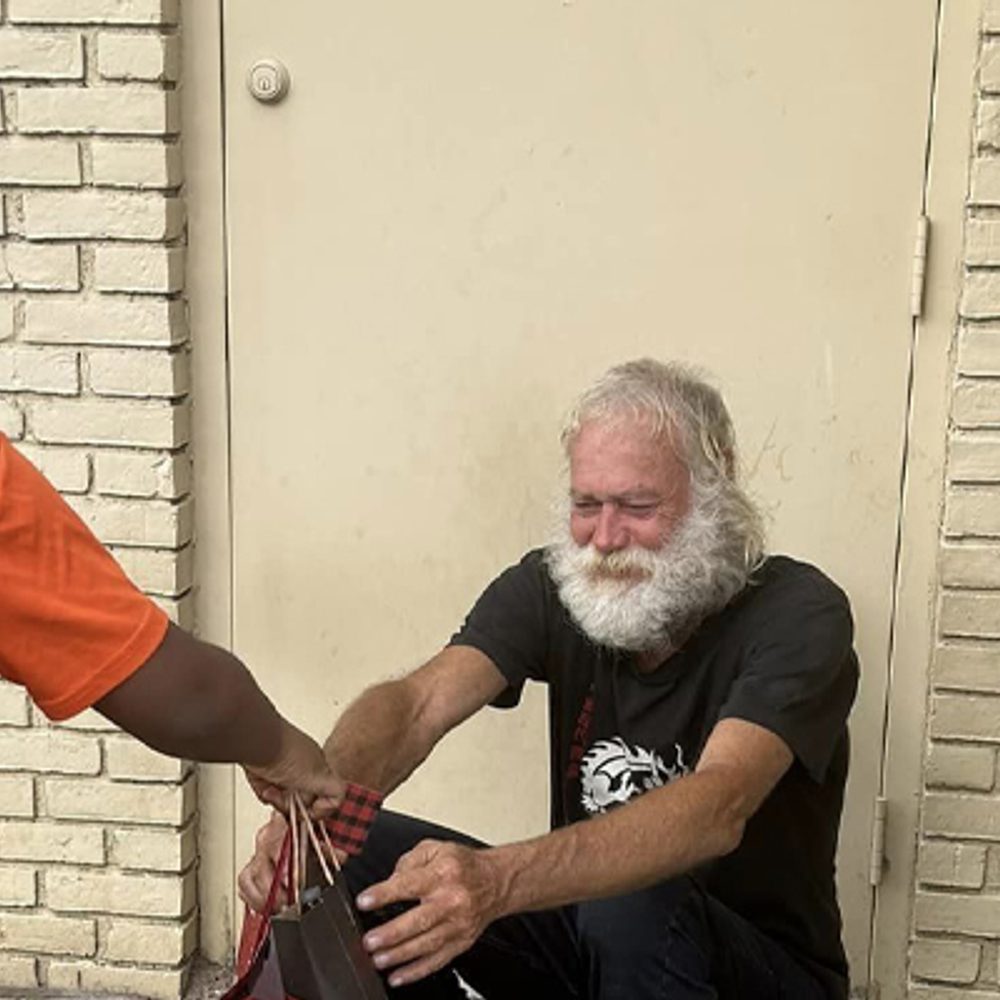 CHILD GIVES TO OTHERS 1 Alabama News