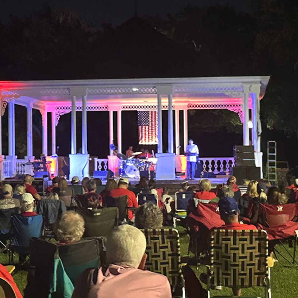 Chad Niblett on stage Alabama News
