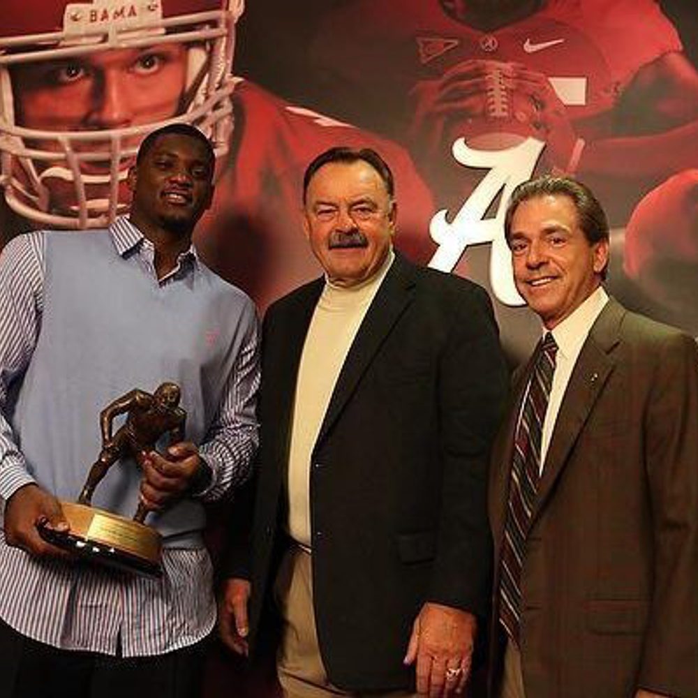 Dick Butkus Giving Rolando Mc Clain Butkus Award Alabama News