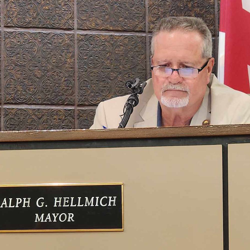 Foley Mayor Ralph Hellmich listens to concerns over library books Alabama News