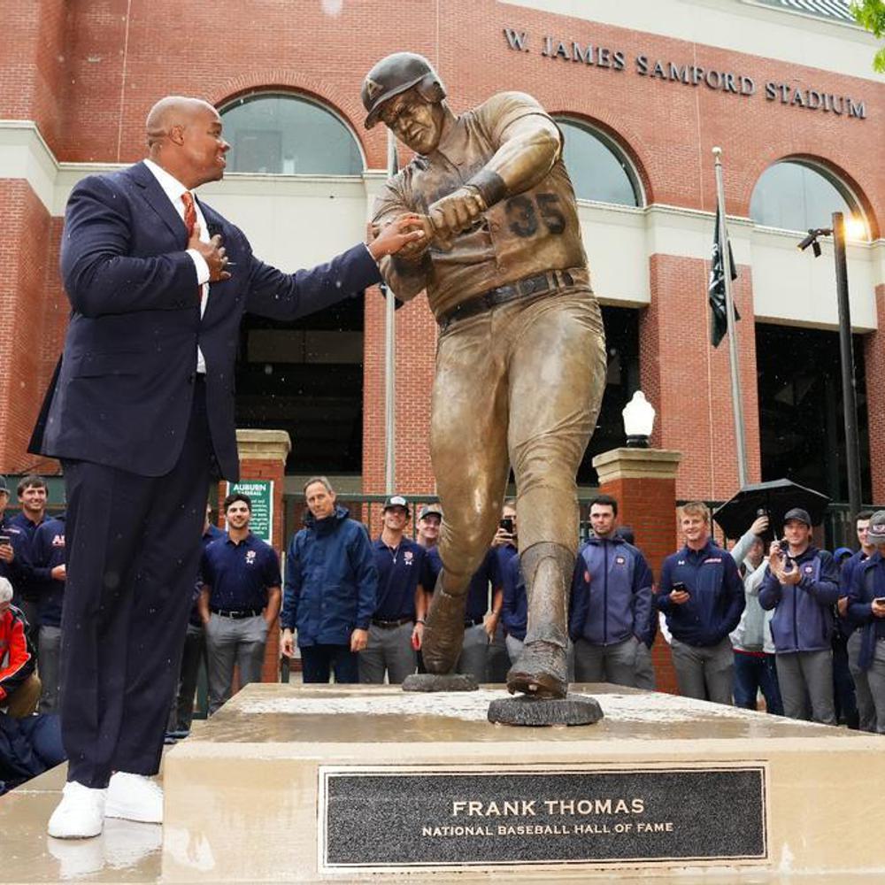 Frank Thomas at the statue unveiling. Photo Credit: Chuck Garfien on Twitter Alabama News