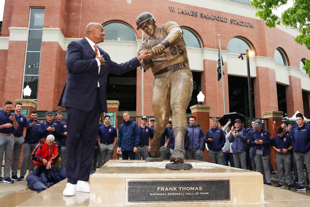 Frank Thomas at the statue unveiling. Photo Credit: Chuck Garfien on Twitter
