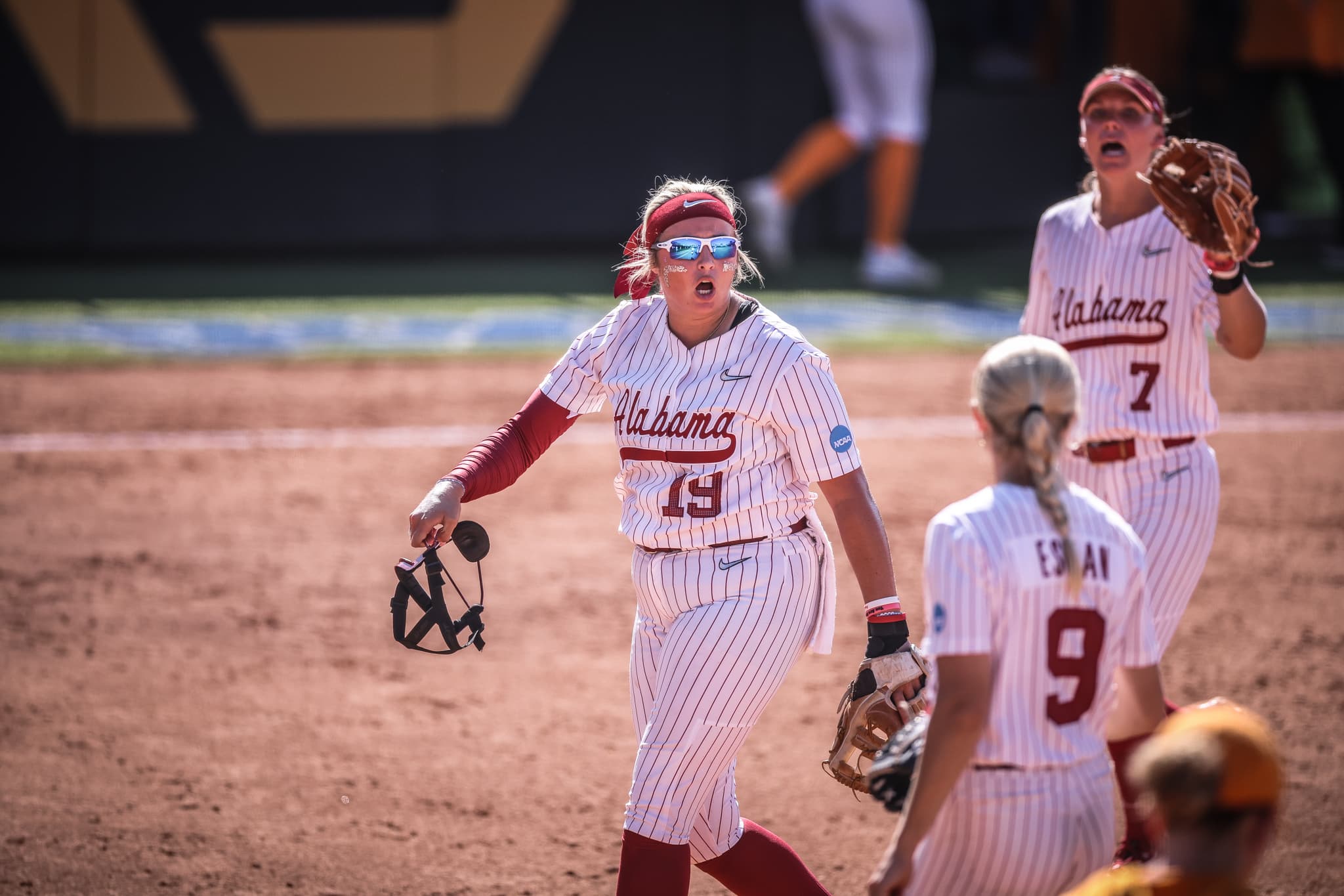 Alabama Softball Stays Alive Beats Tennessee 3 2 In 14 Innings alabama-softball-stays-alive-beats-tennessee-3-2-in-14-innings