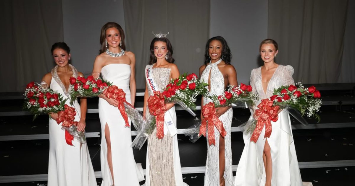 Miss Birmingham Ruby Tilghman crowned Miss Alabama