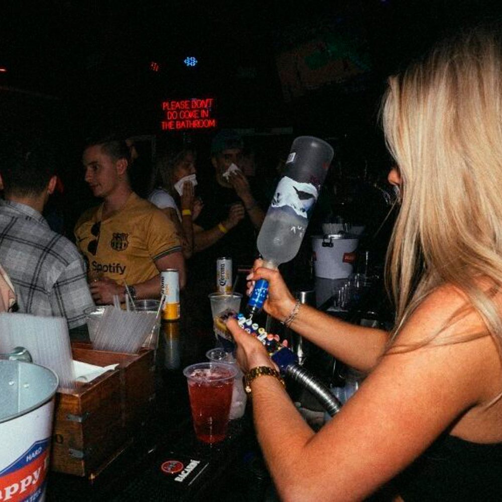 Sidelines Bar Alabama News