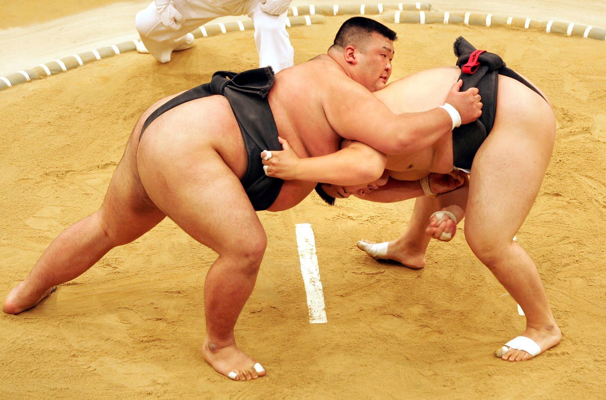 Sumo wrestling AP22187662463518 AP Photo by Martin Meissner