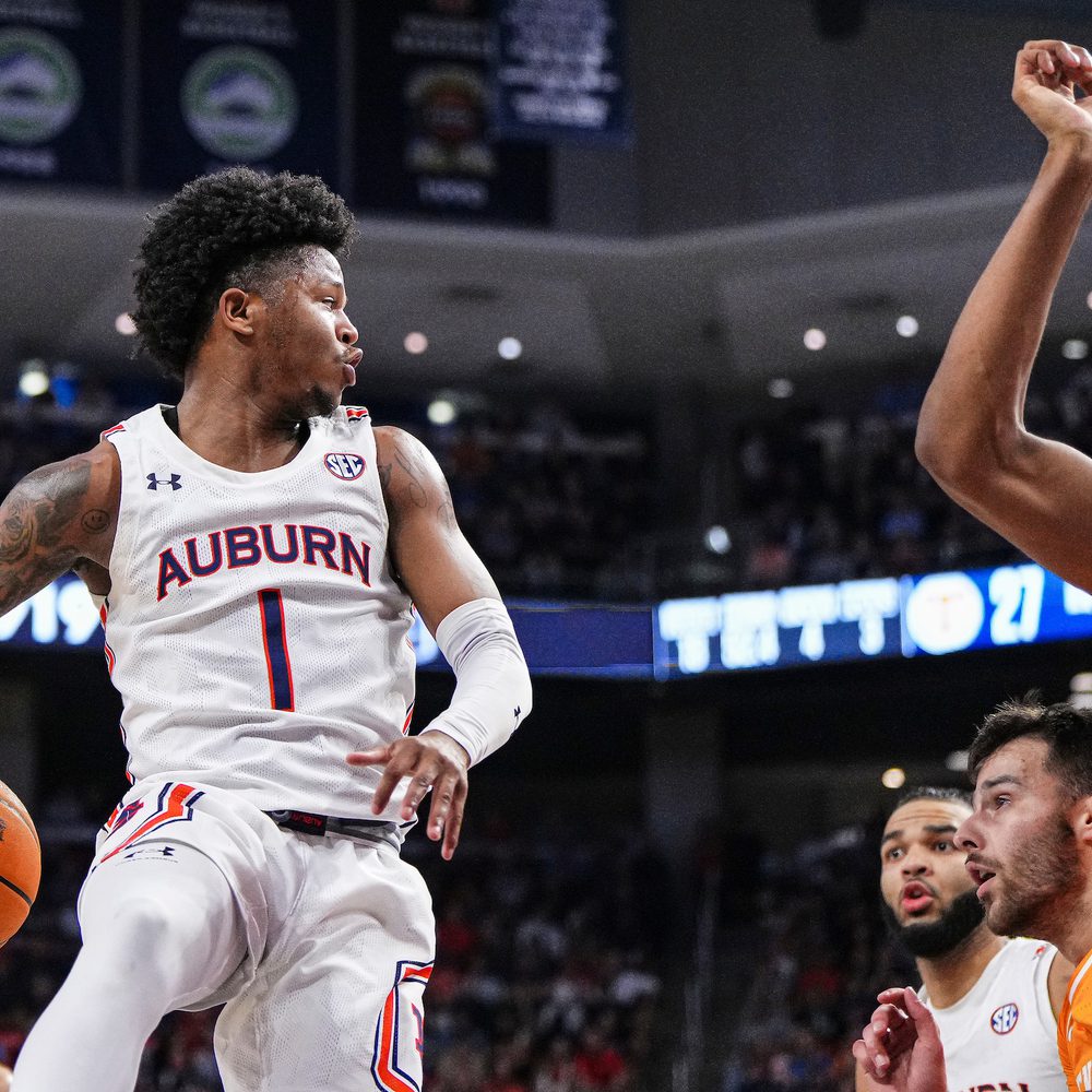 Wendell Green Jr. (1) during the game between the Tennessee Volunteers and the Auburn Tigers at Neville Arena in Auburn, AL on Saturday, Mar 4, 2023. Zach Bland/Auburn Tigers Alabama News