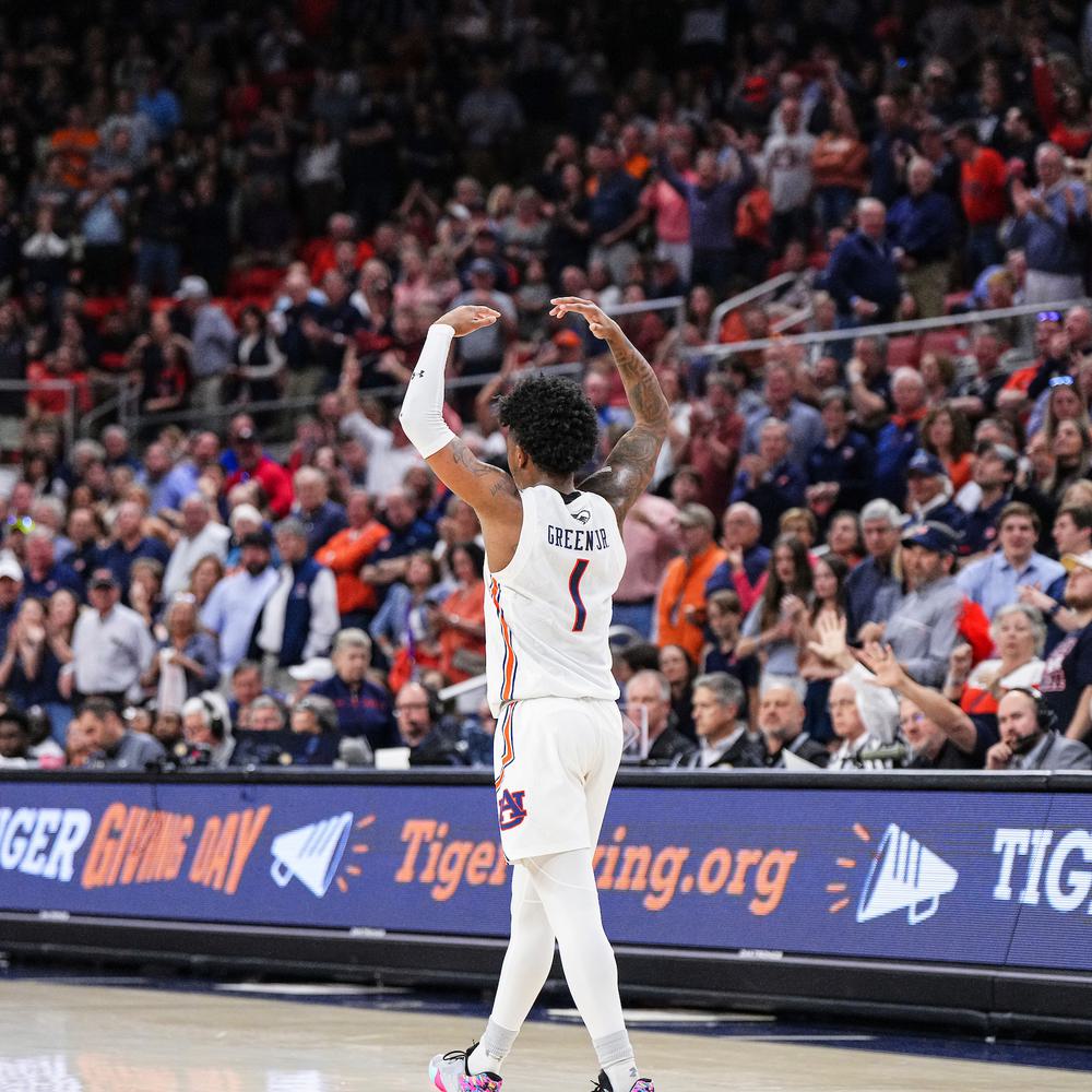 Wendell Green Jr. (1) during the game between the Tennessee Volunteers and the Auburn Tigers at Neville Arena in Auburn, AL on Saturday, Mar 4, 2023. Zach Bland/Auburn Tigers Alabama News