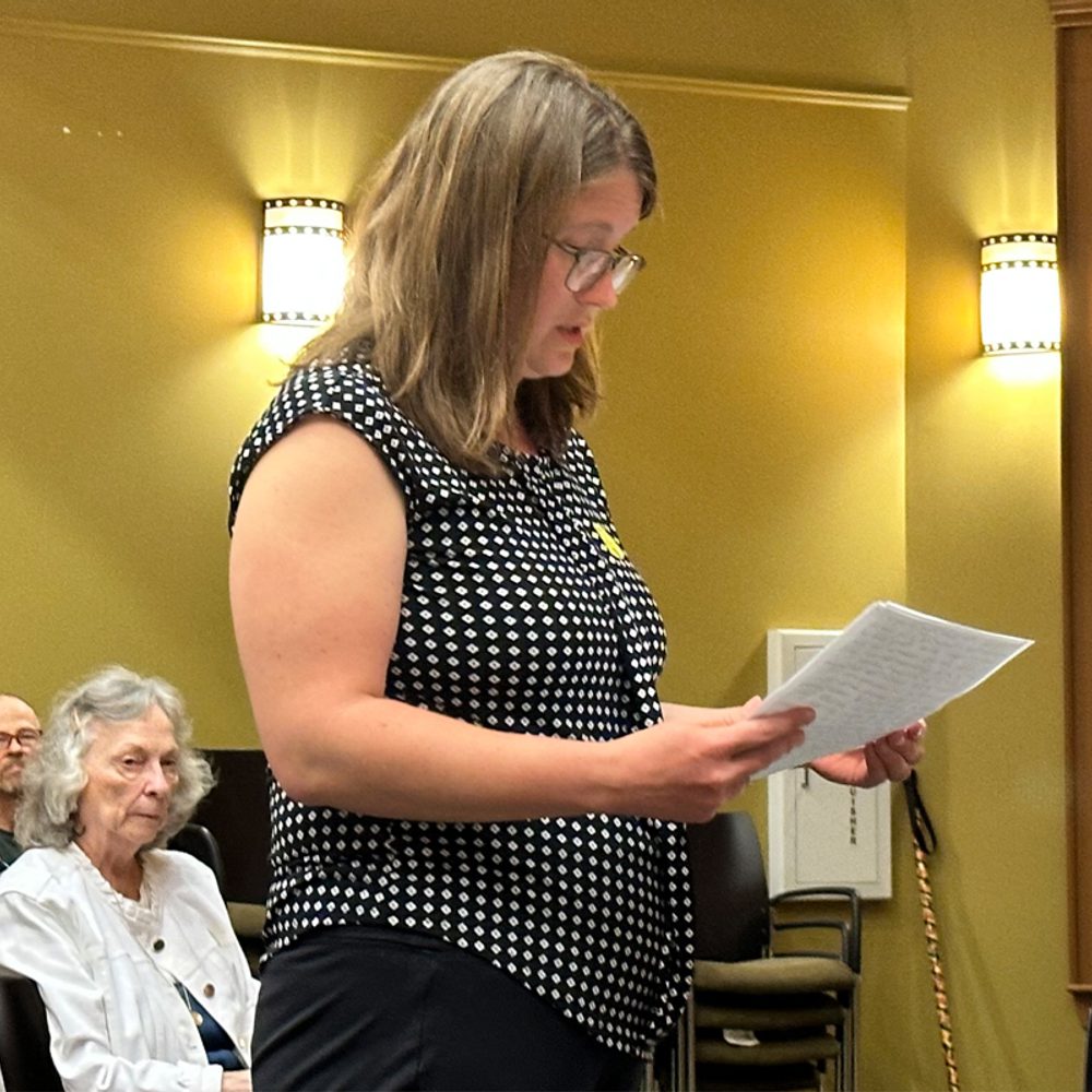 Dr Jennifer Walker speaks at Fairhope Public Library meeting Photo Erica Thomas Alabama News