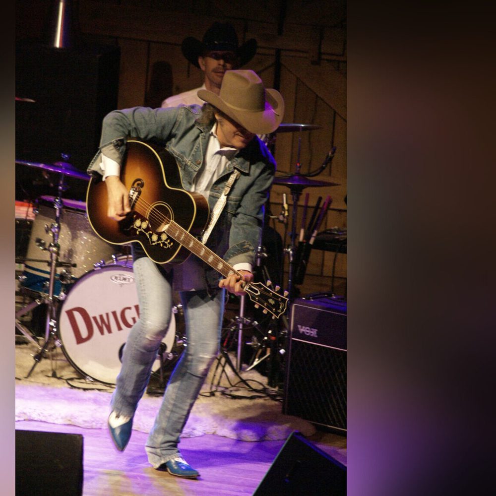 dwight yoakam Alabama News