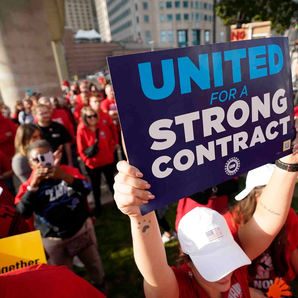 United Auto Workers members attend a rally in Detroit, Friday, Sept. 15, 2023. The UAW is conducting a strike against Ford, Stellantis and General Motors. ( Alabama News