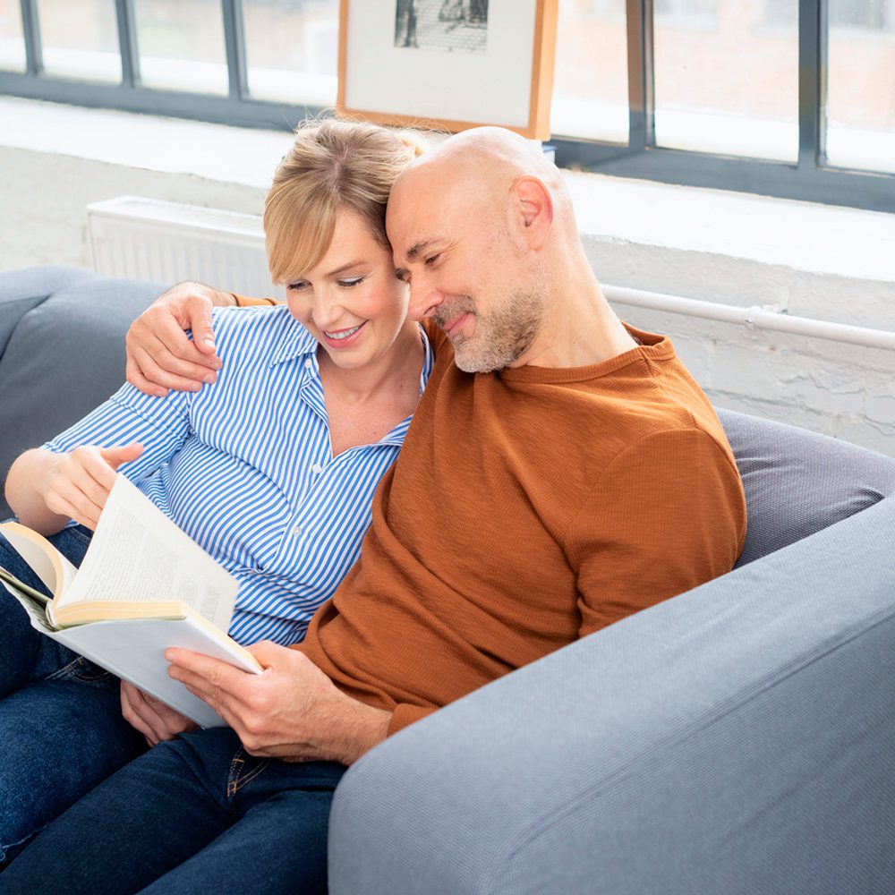 Alabama political news couple reading Alabama News