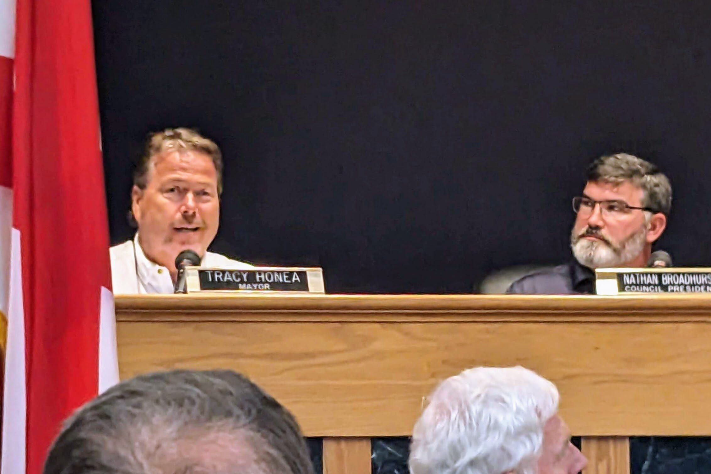 Honea Albertville Mayor Honea shoots down concern over his business practices ...