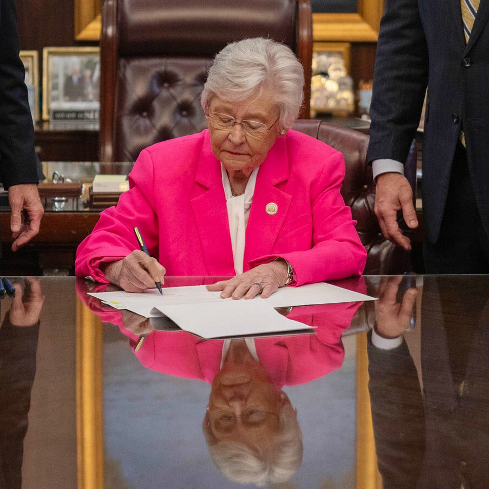 Ivey signing Alabama News
