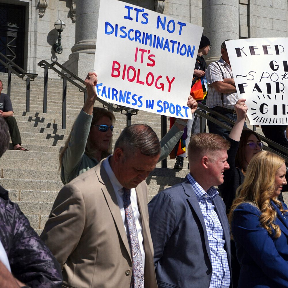 parents picket Alabama News