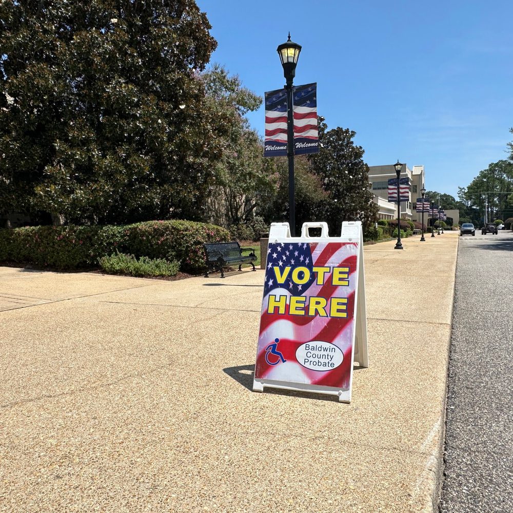 Municipal elections underway in Foley. voting sign elections vote Alabama News