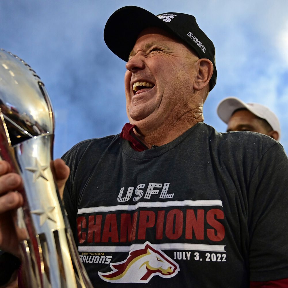 Holtz usfl trophy Alabama News