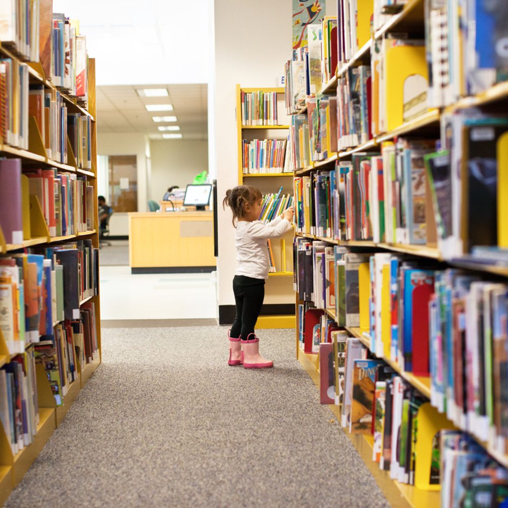 girl in library Alabama News