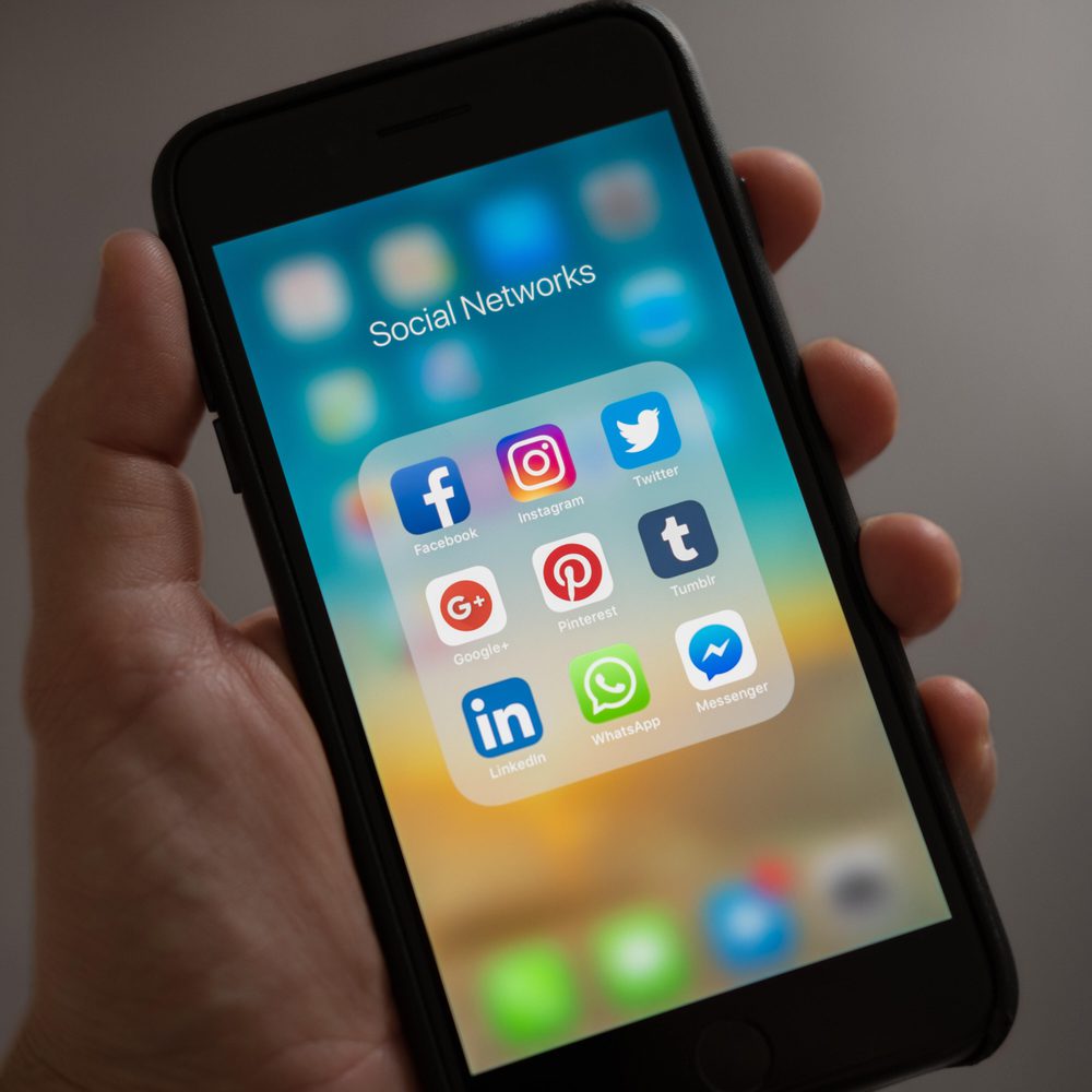 Social media apps, phone Alabama News
