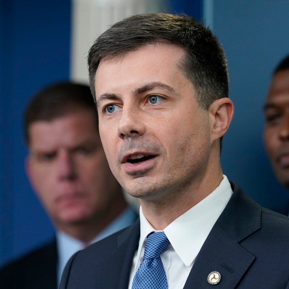 AP22169654291991-Pete Buttigieg Alabama News