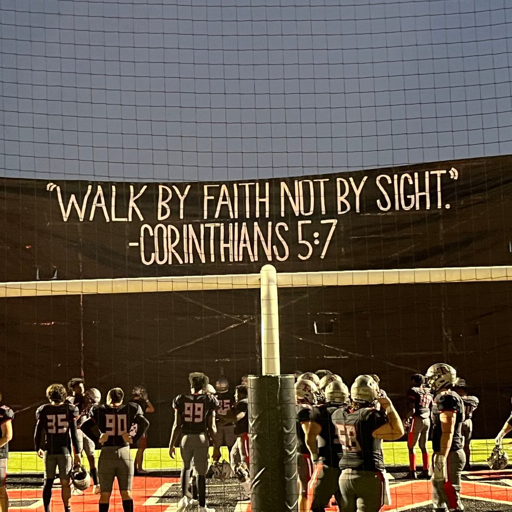 Thompsonfootballsign Alabama News